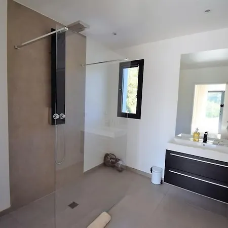 Contemporary With Tasteful Decor * La Croix-Valmer