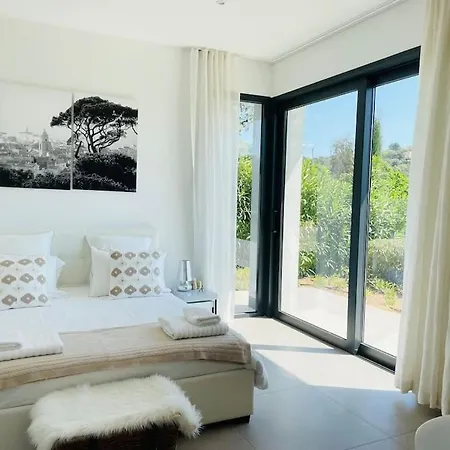 Apartamento Contemporary With Tasteful Decor La Croix-Valmer