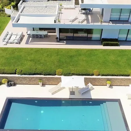 Contemporary With Tasteful Decor