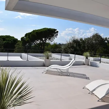 Contemporary With Tasteful Decor Apartamento