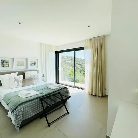 Contemporary With Tasteful Decor Apartamento *