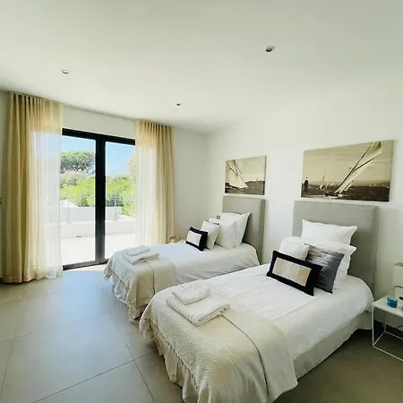 Contemporary With Tasteful Decor Apartamento *