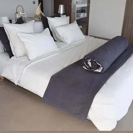 Contemporary With Tasteful Decor * La Croix-Valmer